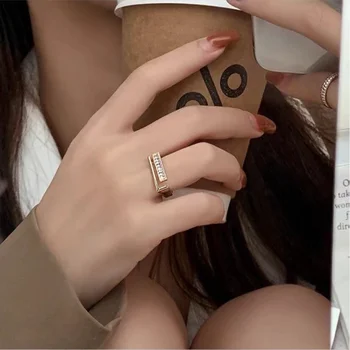 Nový dizajn osobnosti námestie krúžok micro-intarzované zirkón nika krúžok krúžok svetlo luxusné studený vietor ukazovák prstene pre ženy