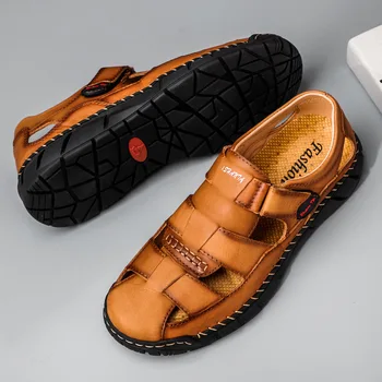 2021Classic Mens Sandále Lete Originálne Kožené Sandále Mužov Vonkajšie Bežné Ľahký Sandál Módne Mužov Črievičku
