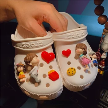 Roztomilý Dievča CROC Charms Dizajnér 3D DIY Topánky Strany Decaration Príslušenstvo Jibb pre Croc Dreváky Dobrý deň, Deti, Chlapci, Ženy, Dievčatá Dary
