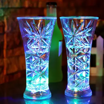 Hot Predaj Snowflake LED Blikajúce Zmena Farby Vody Aktivovaný rozsvieti Pivo, Whisky Pohár Hrnček