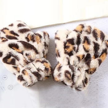 Dámske Módne Bezprstové Rukavice Leopard Vytlačené Plyšové Fleece Glove Pol Prsta Prstové