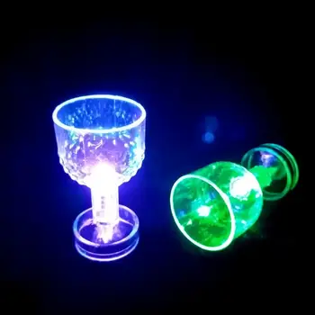 50ml Zmeniť Farbu Flash Drink Cup Zmena Farby Oko-lov LED Špeciálne Blikajúce Hrnček pre Krčme Narodeninovej Party Blikajúce Sklo