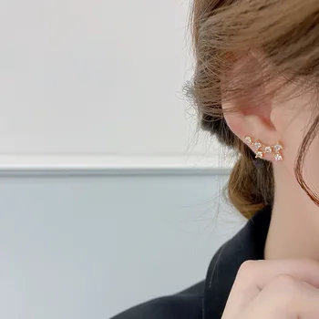 Kórejský nové módne šperky z medi vykladané zirkón dlhý strapec päť-špicaté hviezdy prívesok náušnice elegantné dámske strany náušnice