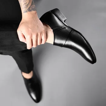 Pánske Luxusné Svadobné Topánky Kožené Elegantné Obchodné Topánky Pánske Šaty Topánky pre Mužov 2020 Zapatos Plateado Hombre Schoenen Mannen