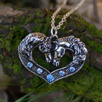 Pár celtics kôň prívesok s gem srdca koňa náhrdelník pre ženy, mužov valentína darček
