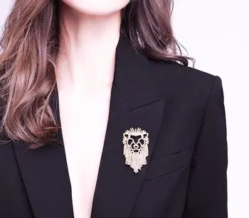 Trendy gold lion strapec crystal brošne brošňa kolíky šperky luxusný doplnok pre ženy