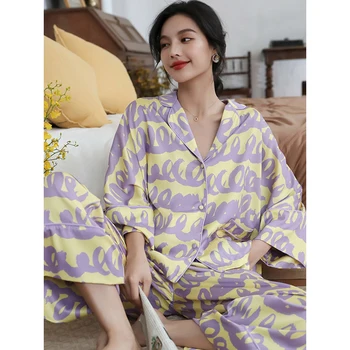 Maison Gabrielle 2021 Jeseň Nové Tlačené Pyžamo Nastaviť Plavky Sleepwear pre Ženy Pyžamo Femme 2 Ks Dlhý Rukáv Bledo Fialová