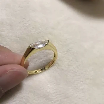 Huitan Zlatá Farba Svadobné Svadobné Prstene Luxusné Solitaire CZ Jednoduchý Dizajn, Návrh Zásnubné Prstene Večnosti Šperky pre Ženy
